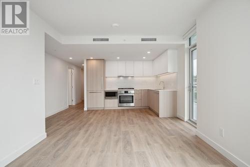 1604 318 Alderson Avenue, Coquitlam, BC - Indoor Photo Showing Kitchen With Upgraded Kitchen