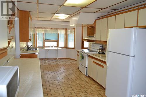 Sitter Acreage, Kindersley, SK - Indoor Photo Showing Kitchen