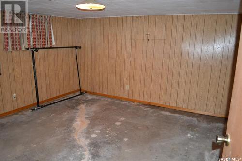 Sitter Acreage, Kindersley, SK - Indoor