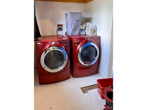 225 Dalgren Street, Kimberley, BC - Indoor Photo Showing Laundry Room