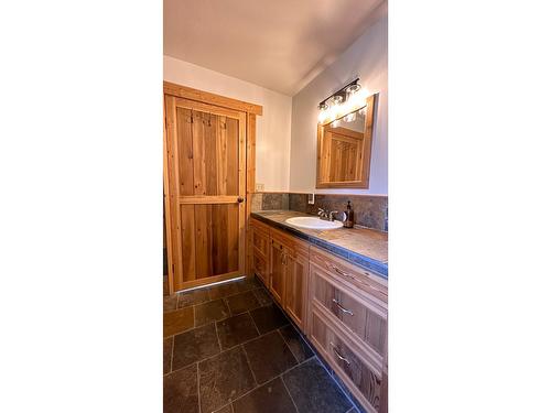 225 Dalgren Street, Kimberley, BC - Indoor Photo Showing Bathroom