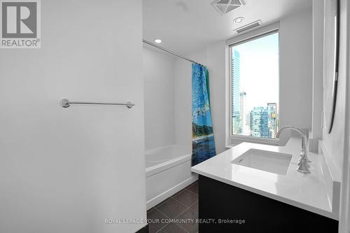 3003 - 35 Balmuto Street, Toronto, ON - Indoor Photo Showing Bathroom