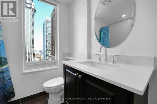 3003 - 35 Balmuto Street, Toronto, ON - Indoor Photo Showing Bathroom