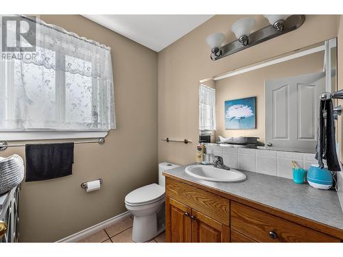 1129 Crestline Street, Kamloops, BC - Indoor Photo Showing Bathroom