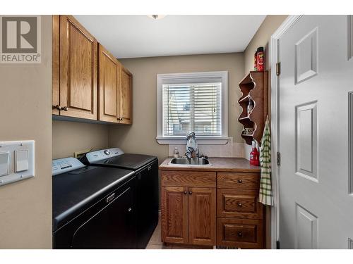 1129 Crestline Street, Kamloops, BC - Indoor Photo Showing Laundry Room