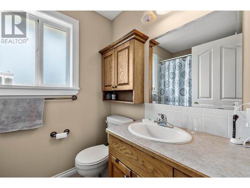 1129 Crestline Street, Kamloops, BC - Indoor Photo Showing Bathroom