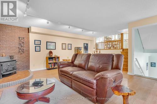 789 Hearns Road, Quinte West, ON - Indoor Photo Showing Living Room