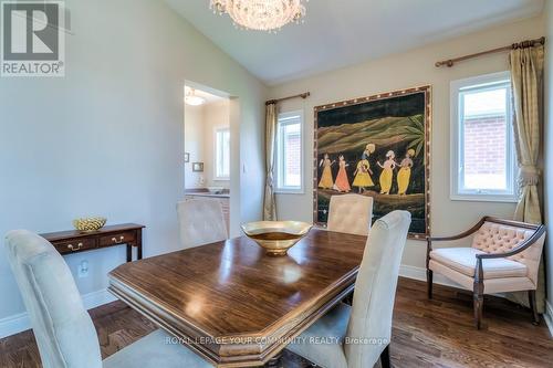 19 Boros Link, Whitchurch-Stouffville, ON - Indoor Photo Showing Dining Room