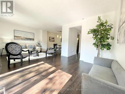 88 - 1050 Shawnmarr Road N, Mississauga (Port Credit), ON - Indoor Photo Showing Living Room