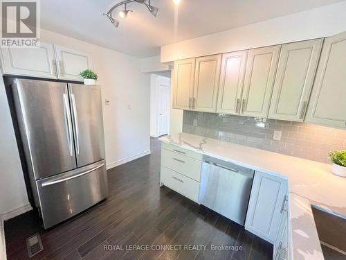 88 - 1050 Shawnmarr Road N, Mississauga (Port Credit), ON - Indoor Photo Showing Kitchen