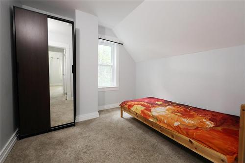 736 Valour Road, Winnipeg, MB - Indoor Photo Showing Bedroom