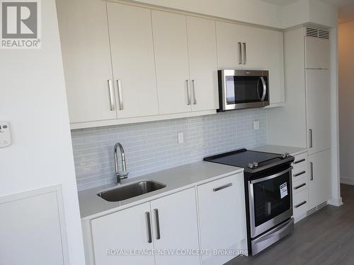 3206 - 5180 Yonge Street, Toronto, ON - Indoor Photo Showing Kitchen