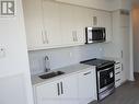 3206 - 5180 Yonge Street, Toronto, ON  - Indoor Photo Showing Kitchen 