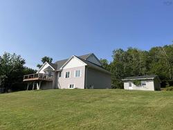 209 Arrowhead Drive  Enfield, NS B2T 1G9