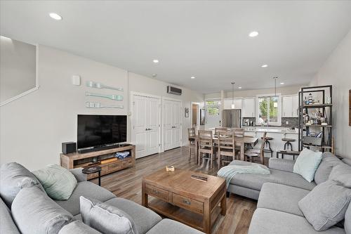 5-3750 West Bay Road, West Kelowna, BC - Indoor Photo Showing Living Room