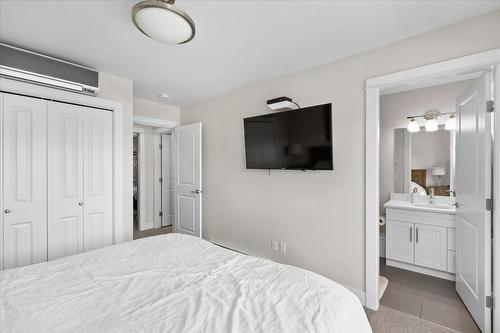 5-3750 West Bay Road, West Kelowna, BC - Indoor Photo Showing Bedroom