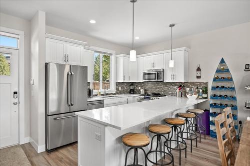 5-3750 West Bay Road, West Kelowna, BC - Indoor Photo Showing Kitchen With Upgraded Kitchen