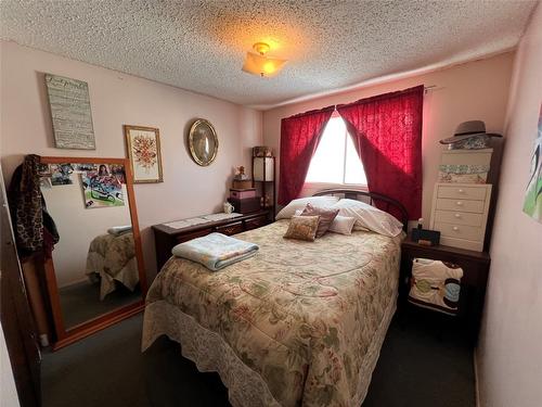 487 Corina Avenue, Princeton, BC - Indoor Photo Showing Bedroom