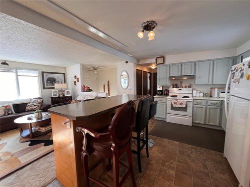 487 Corina Avenue, Princeton, BC - Indoor Photo Showing Kitchen