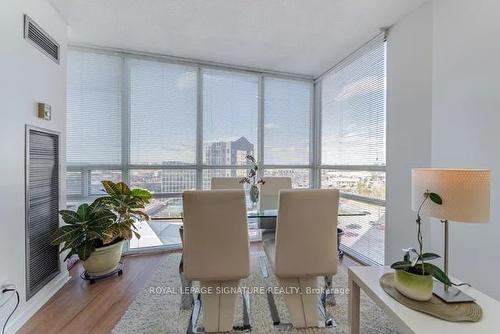 904-50 Eglinton Ave, Mississauga, ON - Indoor Photo Showing Dining Room