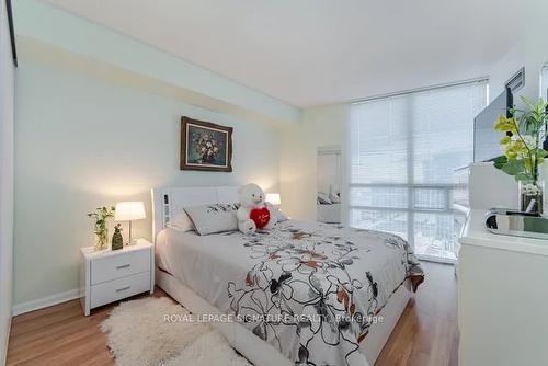 904-50 Eglinton Ave, Mississauga, ON - Indoor Photo Showing Bedroom