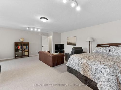 9 Blue Heron Dr, Mono, ON - Indoor Photo Showing Bedroom