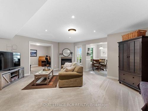 9 Blue Heron Dr, Mono, ON - Indoor Photo Showing Living Room