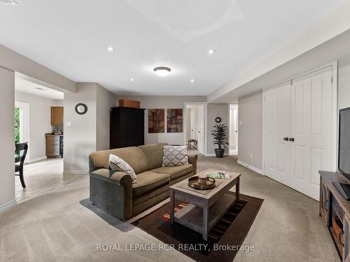 9 Blue Heron Dr, Mono, ON - Indoor Photo Showing Living Room