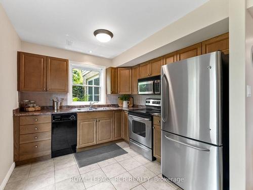 9 Blue Heron Dr, Mono, ON - Indoor Photo Showing Kitchen With Double Sink