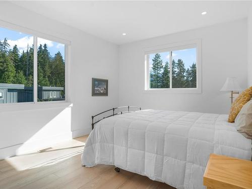 7337 Lakefront Pl, Lake Cowichan, BC 