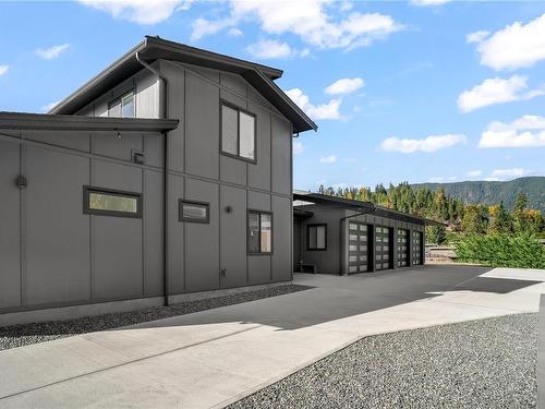 7337 Lakefront Pl, Lake Cowichan, BC 