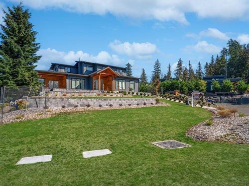 7337 Lakefront Pl, Lake Cowichan, BC 