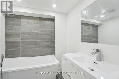 2199 Richard Street, Innisfil (Alcona), ON - Indoor Photo Showing Bathroom