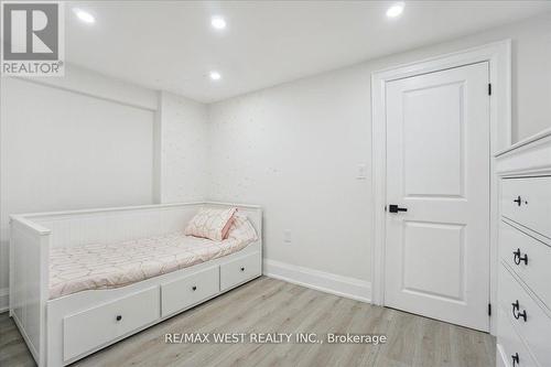 2199 Richard Street, Innisfil, ON - Indoor Photo Showing Bedroom