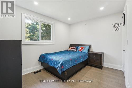 2199 Richard Street, Innisfil (Alcona), ON - Indoor Photo Showing Bedroom