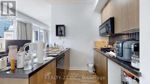 2505 - 8 Colborne Street, Toronto (Church-Yonge Corridor), ON - Indoor Photo Showing Kitchen