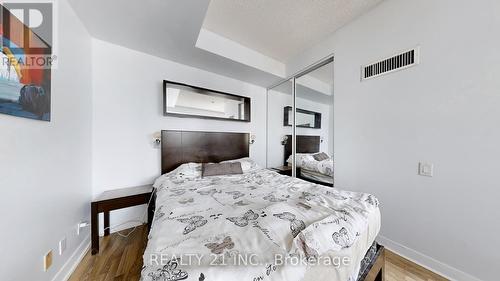 2505 - 8 Colborne Street, Toronto (Church-Yonge Corridor), ON - Indoor Photo Showing Bedroom