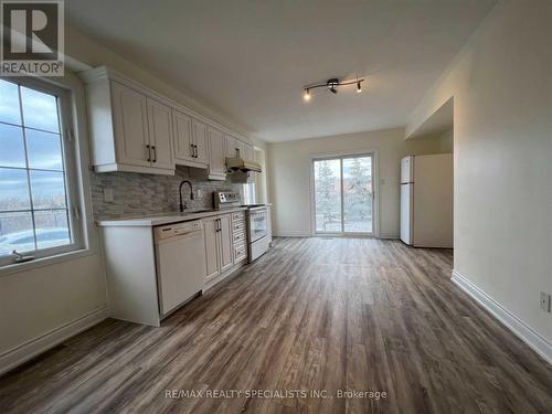 Main/Lo - 453 Aspendale Crescent, Mississauga (Meadowvale Village), ON - Indoor Photo Showing Kitchen