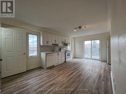 Main/Lo - 453 Aspendale Crescent, Mississauga (Meadowvale Village), ON - Indoor Photo Showing Kitchen