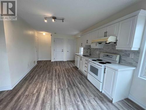 Main/Lo - 453 Aspendale Crescent, Mississauga (Meadowvale Village), ON - Indoor Photo Showing Kitchen