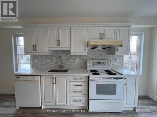 Main/Lo - 453 Aspendale Crescent, Mississauga, ON - Indoor Photo Showing Kitchen