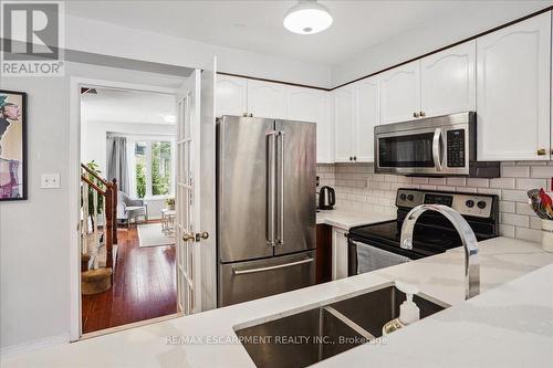 2403 Emerson Drive, Burlington (Orchard), ON - Indoor Photo Showing Kitchen With Stainless Steel Kitchen With Double Sink