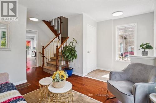 2403 Emerson Drive, Burlington (Orchard), ON - Indoor Photo Showing Living Room