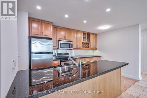 2201 - 70 Absolute Avenue, Mississauga, ON - Indoor Photo Showing Kitchen