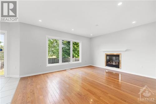 1146 Halton Terrace, Ottawa, ON - Indoor Photo Showing Living Room With Fireplace