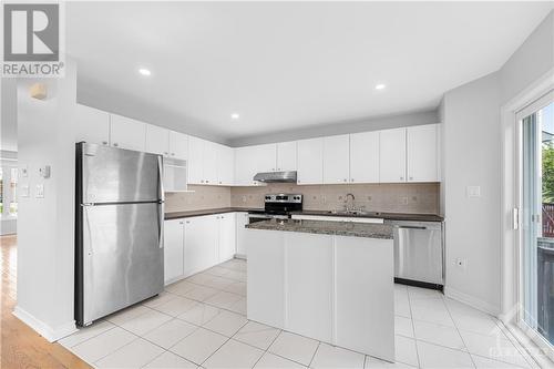 1146 Halton Terrace, Ottawa, ON - Indoor Photo Showing Kitchen