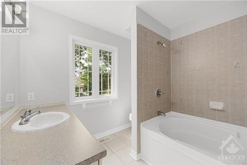 1146 Halton Terrace, Ottawa, ON - Indoor Photo Showing Bathroom