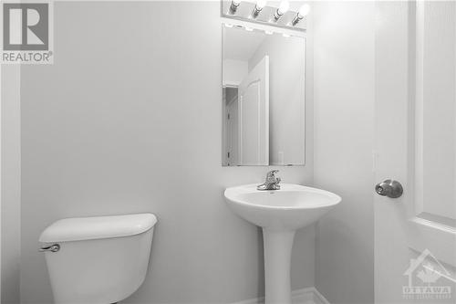 1146 Halton Terrace, Ottawa, ON - Indoor Photo Showing Bathroom