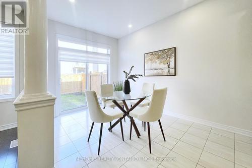 60 Falconridge Terrace, East Gwillimbury, ON - Indoor Photo Showing Dining Room