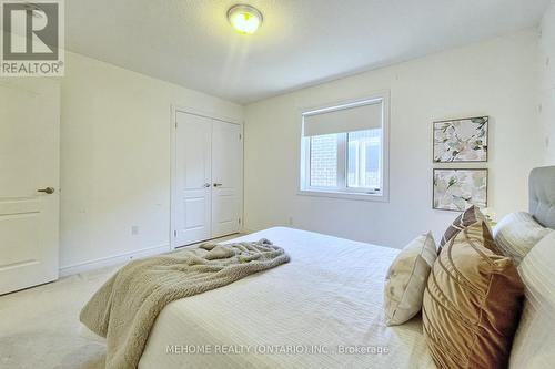 60 Falconridge Terrace, East Gwillimbury, ON - Indoor Photo Showing Bedroom